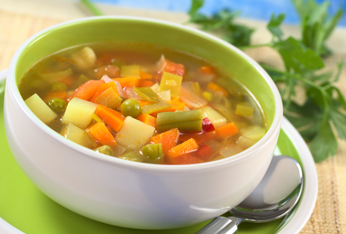 Aprenda como fazer sopa emagrecedora: receita prática, saudável e nutritiva que ajuda na perda de peso com uma alimentação equilibrada e saborosa.